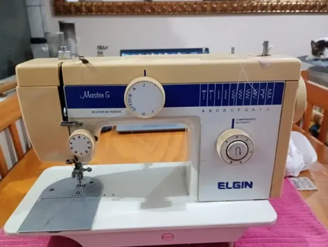 Máquina de Costura Elgin - Master 5