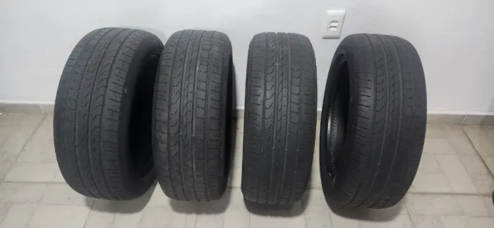 Jogo de 4 Pneus Pirelli 215/50R17