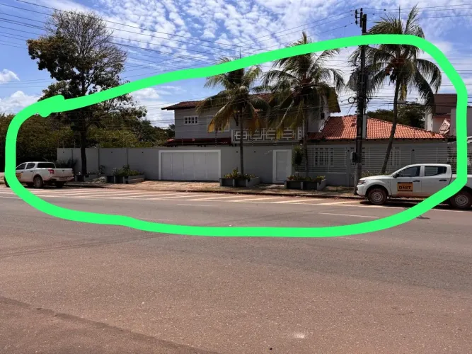VENDO CASA EM DOIS LOTES