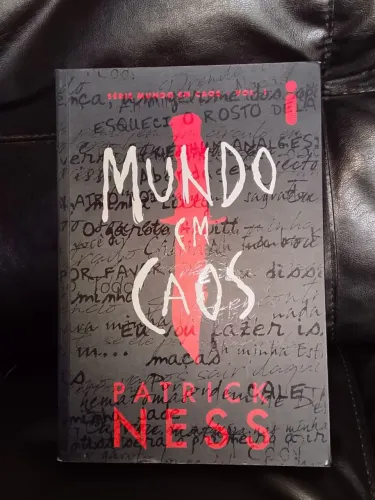Mundo em Caos - Livro Usado, Conservado.