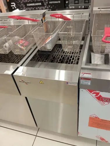 FRITADEIRA INDUSTRIAL A GAS ZONA FRIA OLEO 2 CESTOS SKYMSEN - JEFFERSON