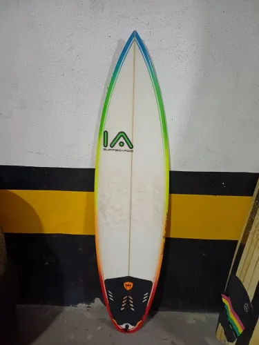 Prancha de surf 5'11 novíssima 