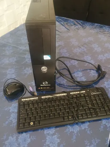 CPU, teclado e mouse