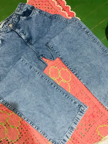 Vende-se calça nunca usada tamanho 44