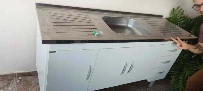 Pia de cozinha com gabinete 