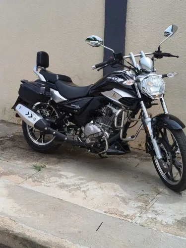 Vendo moto semi nova!