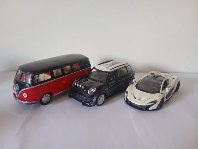 Lote - 03 Miniaturas Com Detalhes