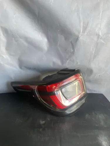 Lanterna fiat strada 2024 lado esquerdo original