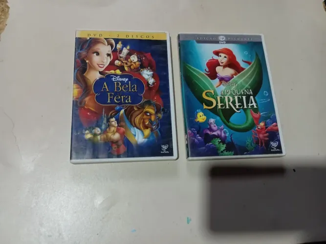 Dvds da pequena sereia e a bela e a fera