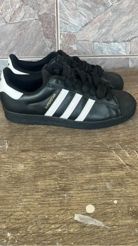 Tênis Adidas Superstar 