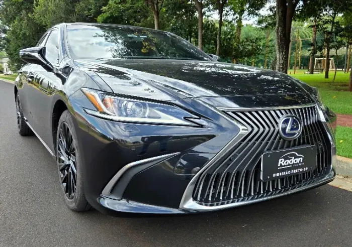 Lexus ES-300H ES300h 2.5 16V Aut. (hybrid) 2019