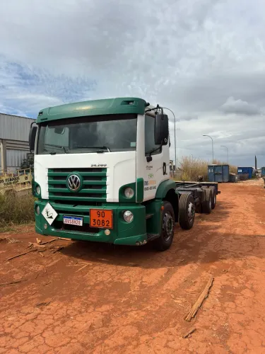 VW Constellation 24.280 Bi-Truck (8x2) Ano 2015 - No Chassi