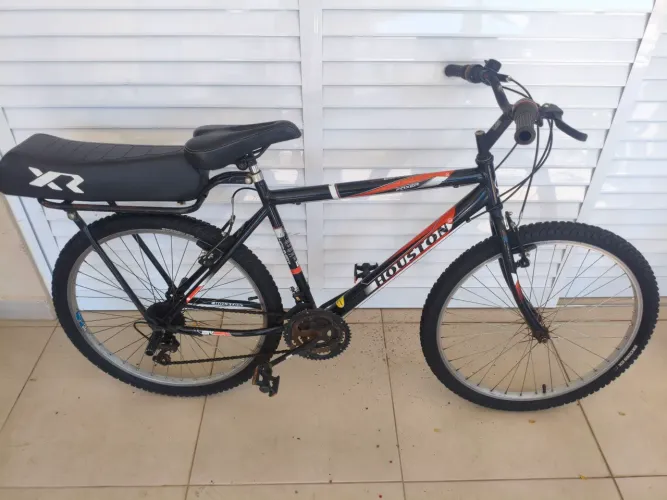 Bicicleta Aro 24 - Com Garupa - Excelente estado 