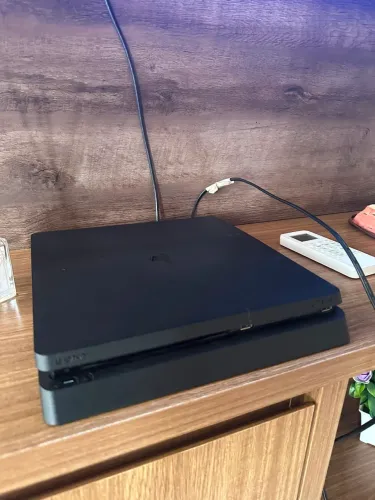 Ps4 slim 1tb