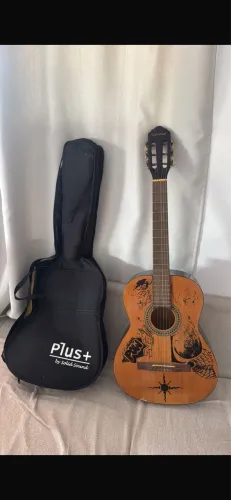 Vendo 1 guitarra e dois violões 