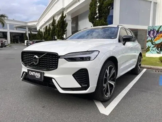 Volvo XC-60 T-8 Ultimate 2.0 AWD (híbrido) 2024