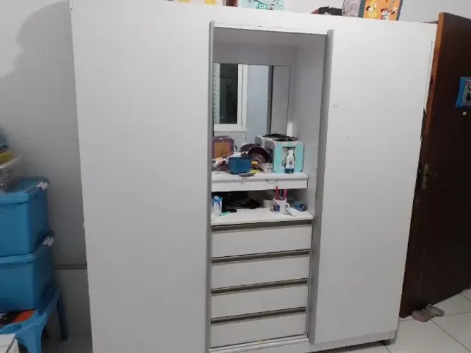 Guarda roupa e cama. Solteiro 200 00 cada
