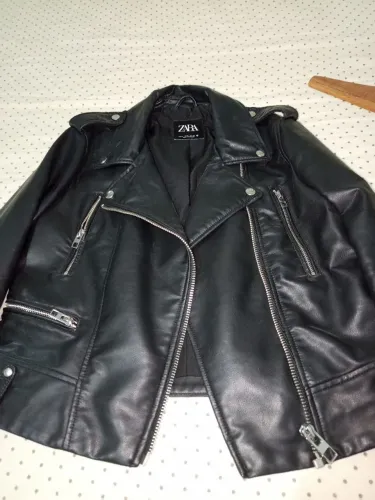 Jaqueta da Zara linda , perfeita nova. Valor único 200,00