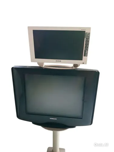 Vendo estas duas televisões p retirada de peças por 80 reais