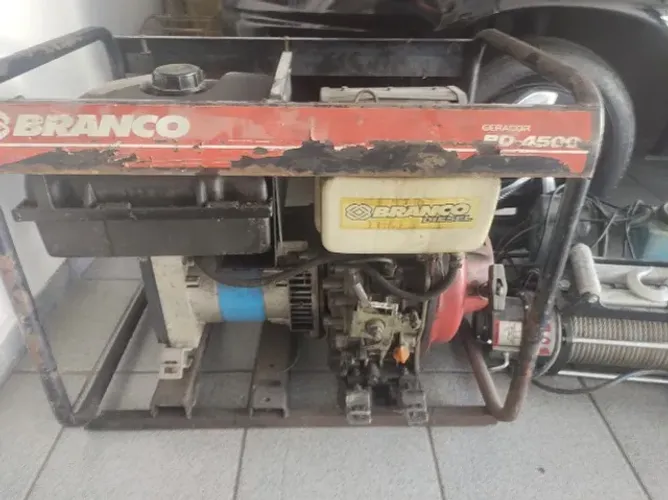 Gerador a Diesel Branco (Modelo BD 45