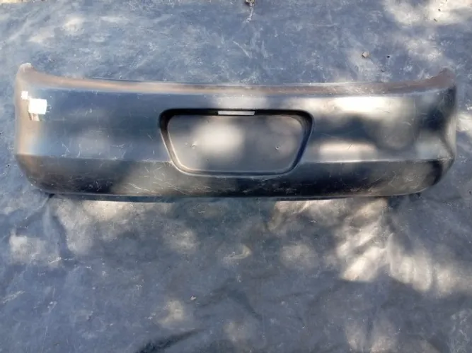 Parachoque Traseiro Chrysler Neon 2000 Preto com detalhe