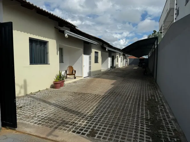 Casa em condomínio fechado Paraviana