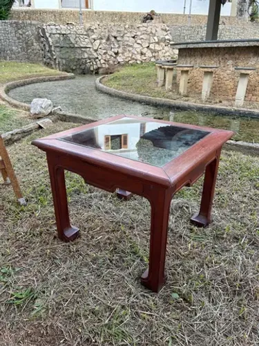 Mesa de canto em madeira maçica
