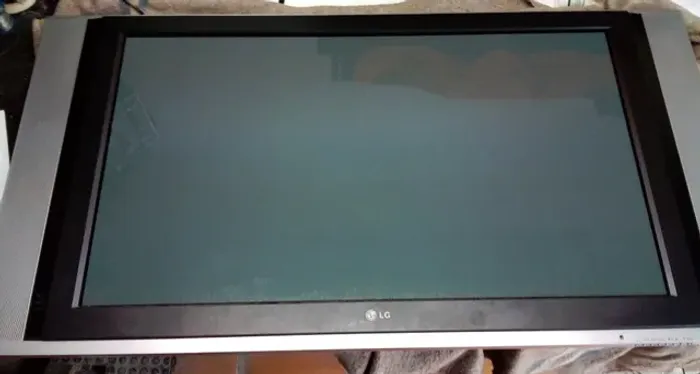 Televisor antigo de plasma LG. - Cód. 568 -