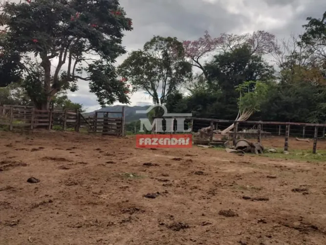 Fazenda de 400 alqueires (1.936 hectares) em Água Fria - GO