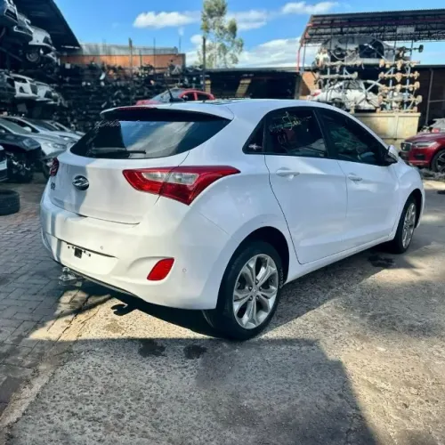 Hyundai i30 2015 Airbag Parachoque Lanterna Farol Porta Arranque Motor Retrovisor Sucata