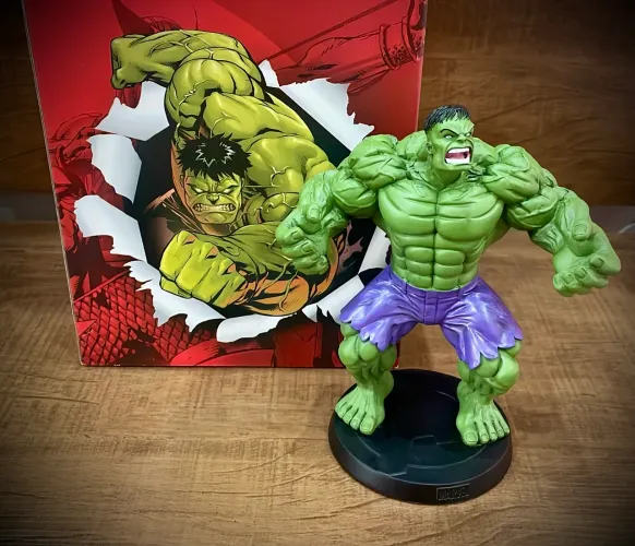 Boneco Marvel Hulk colecionador 