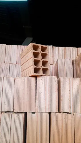 Trabalho com vendas de tijolos diretamente de fábrica.