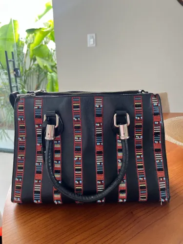 Bolsa Lorena Schütz couro preta grande 