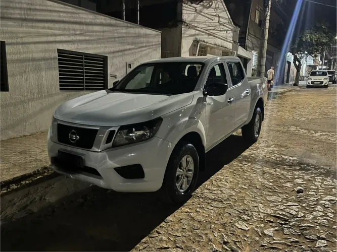 Nissan Frontier S CD 4X4 2.3 TB Diesel Mec. 2022