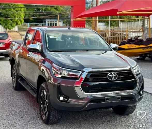 TOYOTA HILUX SRX 2026