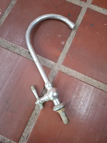 Torneira Antiga para Decoração