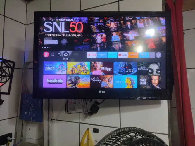 TV LG led 32 polegadas não e smartv vem com fire stick da Amazon