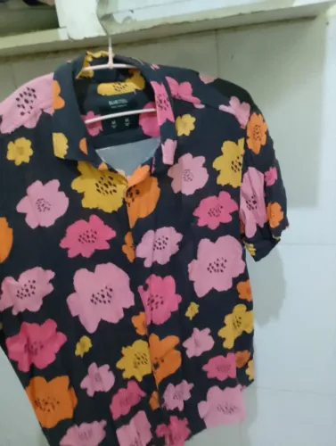 Camisa Floral Bluesteel- Perfeita para o Verão!