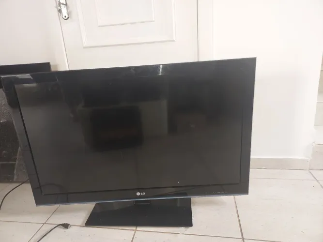 TV LG 42" semi-nova