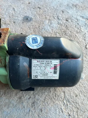 Bomba centrífuga schneider com defeito 