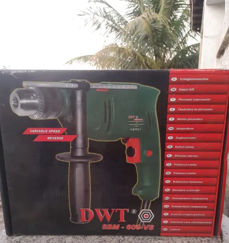 Furadeira 600W 220V DWT 