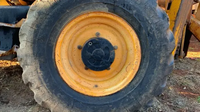 RODA TRASEIRA JCB 3C