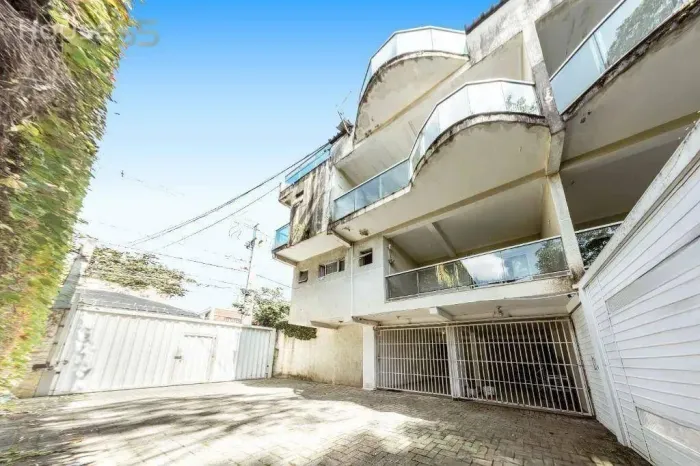 Sobrado com 4 dormitórios à venda, 240 m² por R$ 890.000,00 - São Francisco - Curitiba/PR