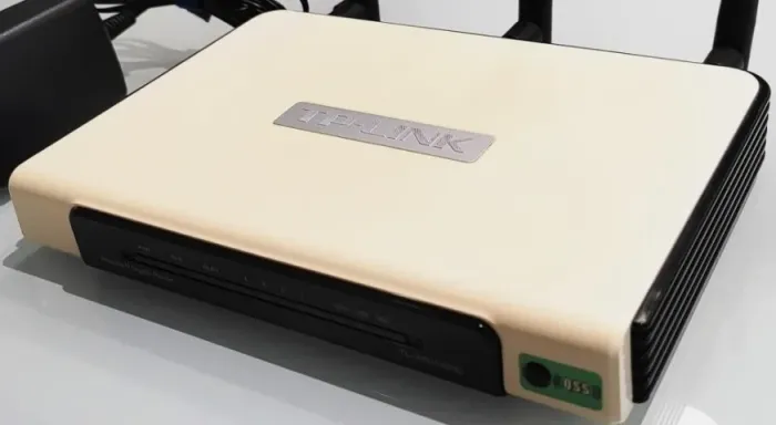 Roteador TP-LINK N300 Mbps (3 antenas)