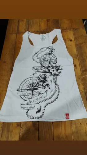 CAMISETA BRANCA COM DESENHO PERSONALIZADO TAMANHO P VALOR 24,99