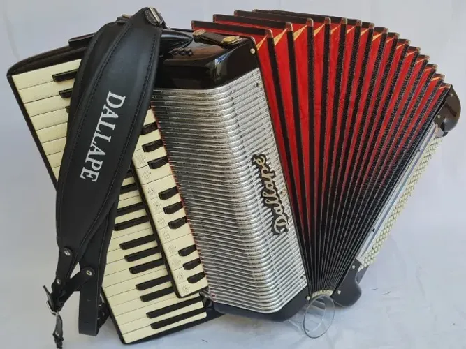 Acordeon 120 Baixos Dallapé Organtone Com uma Ressonância