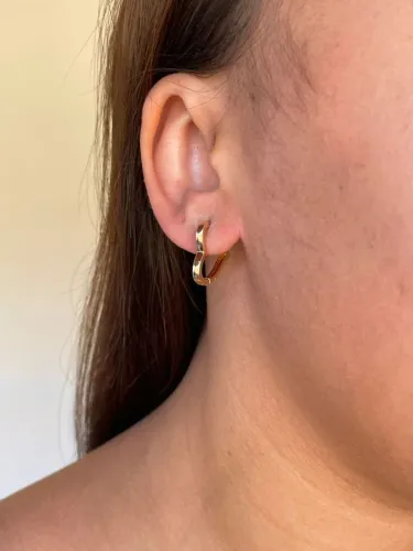 Brinco argola de coração banhado a ouro 18k R$25,00