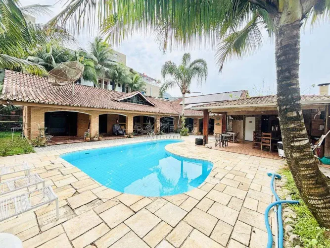 Fundo de comércio com 10 quartos, Praia do Lázaro, Ubatuba - R$ 2.5 mi, Cod: 2723