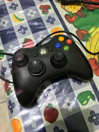Controle Xbox 360 com Fio - Preto, em ótimo estado!