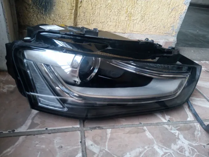 Farol Direito Audi A4 2013 2014 2015 (8K0 941 044 C)